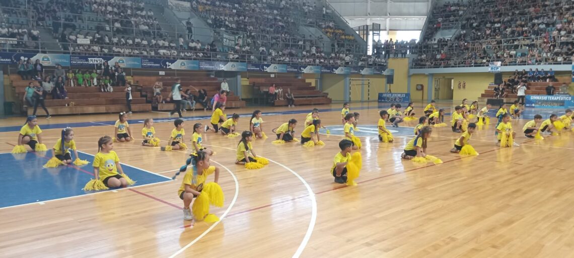Más de dos mil estudiantes de escuelas primarias participaron de la Gala Gimnástica