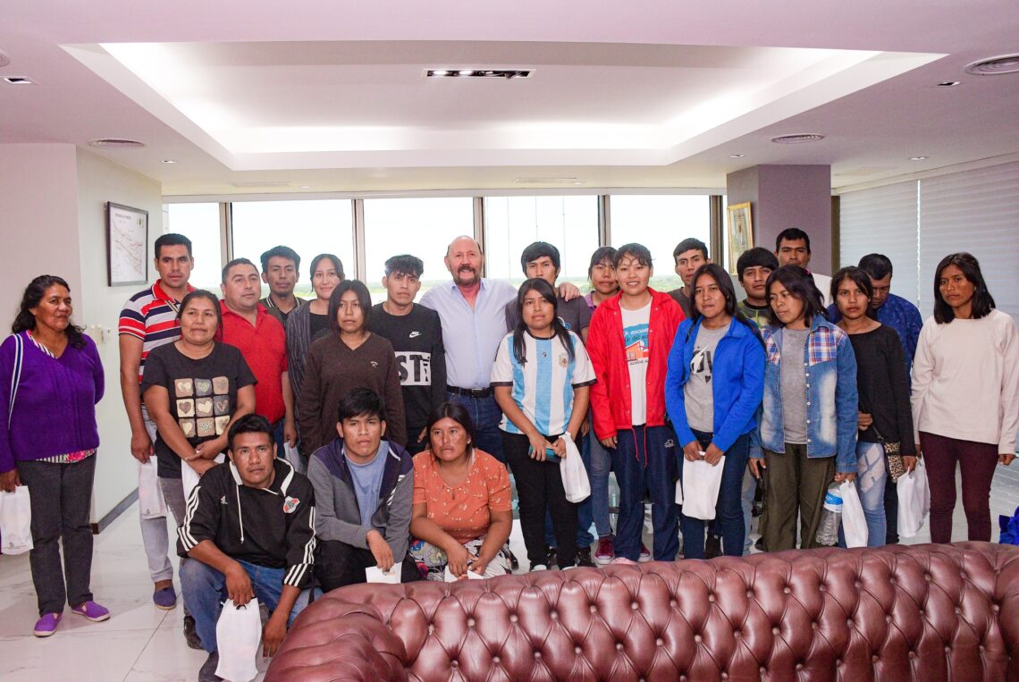 Estudiantes del El Chorro fueron recibidos por el Gobernador y el Vicegobernador