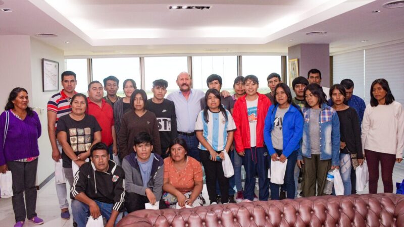 Estudiantes del El Chorro fueron recibidos por el Gobernador y el Vicegobernador