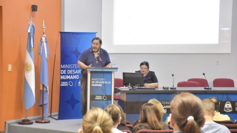 Con una importante jornada de capacitación se conmemoró el Día Mundial del SIDA