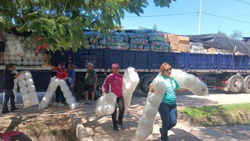 Las Lomitas: Arribó camión con juguetes que serán repartidos en la festividad de Reyes Magos