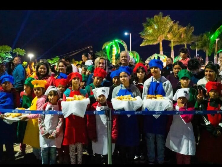 Niños y niñas de Mi Pan Dulce Navideño, acompañaron al Gobernador en la habilitación de “Formosa Brilla”