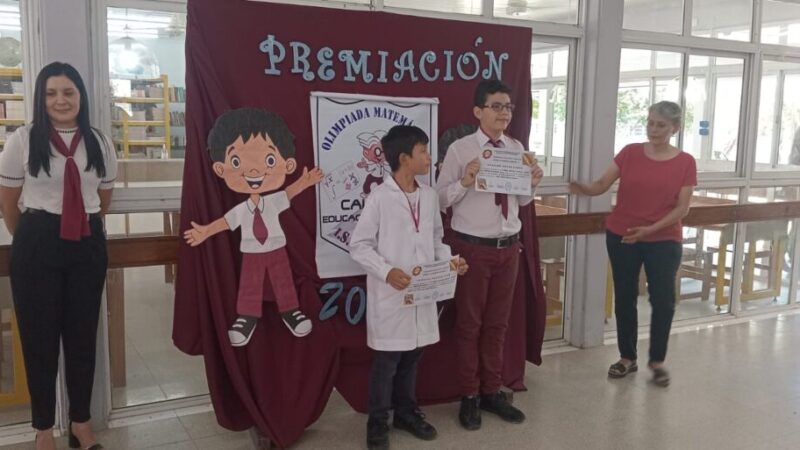 Premiaron a los estudiantes que se destacaron en las Olimpiadas de Matemática “Calculín”