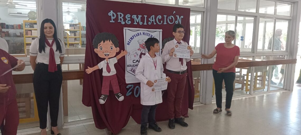 Premiaron a los estudiantes que se destacaron en las Olimpiadas de Matemática “Calculín”