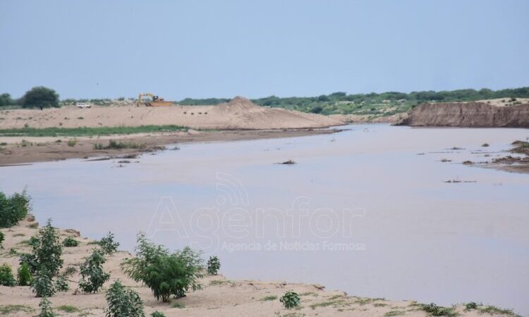 Los primeros picos del río Pilcomayo ya ingresaron al territorio formoseño por el sistema del proyecto Pantalón