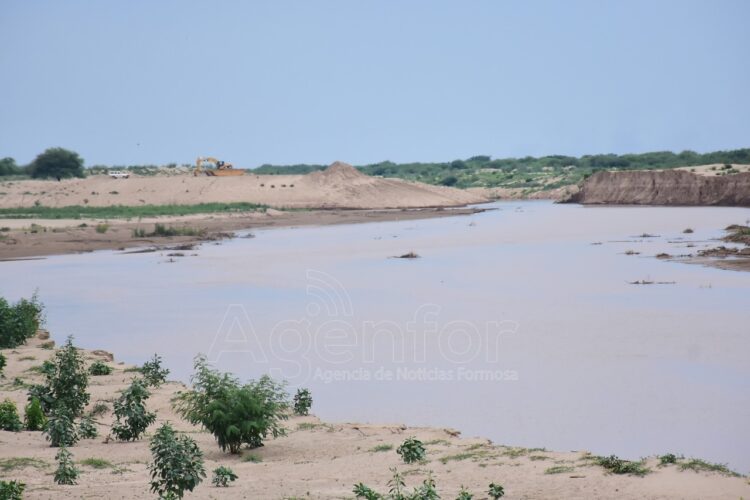 Los primeros picos del río Pilcomayo ya ingresaron al territorio formoseño por el sistema del proyecto Pantalón