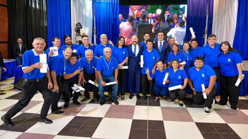 Insfrán presidió el acto de egreso del Programa Provincial de Terminalidad Educativa Secundaria