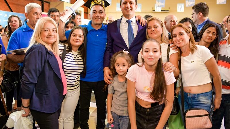 Los empleados legislativos que terminaron la secundaria dijeron que “es un sueño cumplido” y “una oportunidad” que les dio el Gobierno Provincial