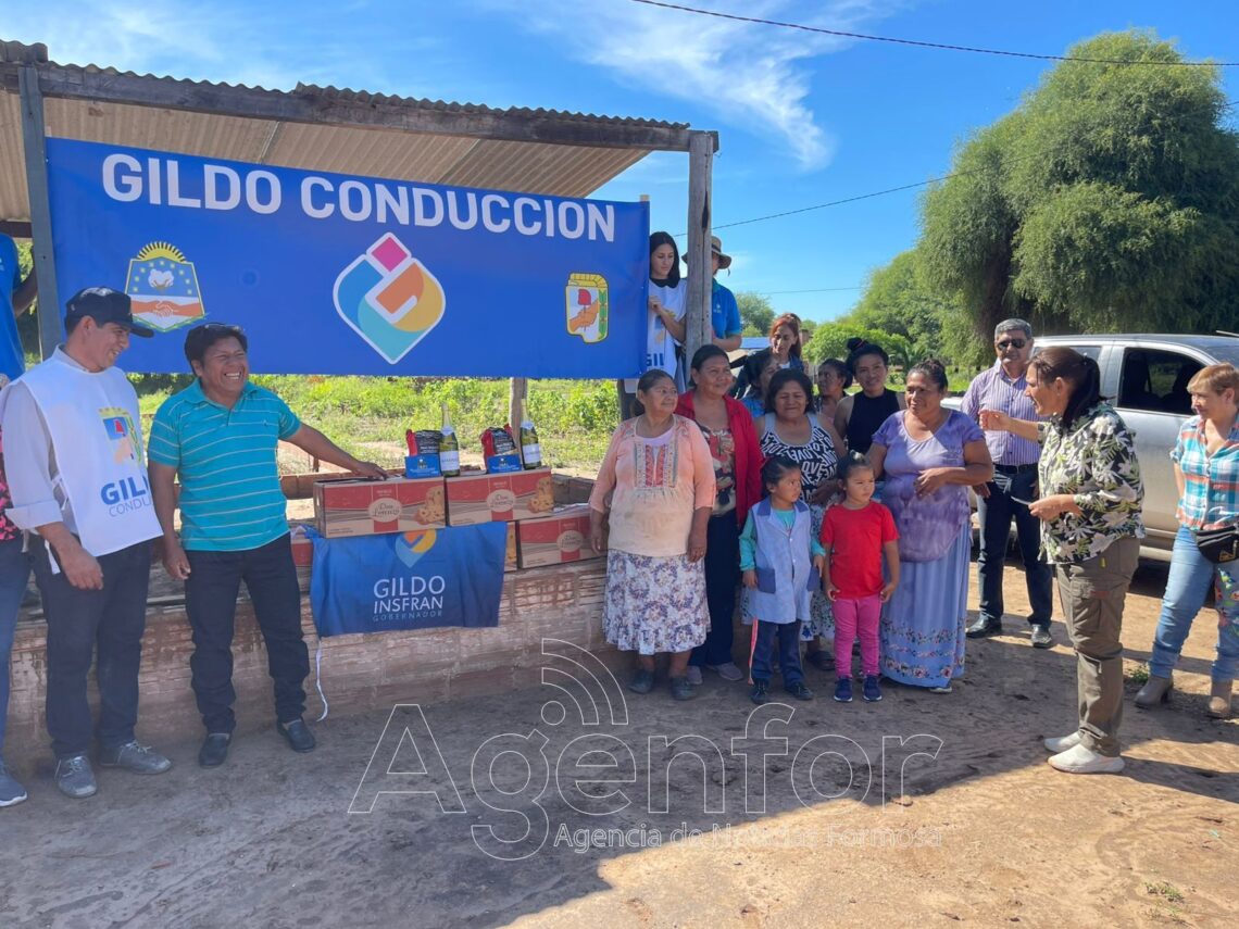 Comunidades originarias de Las Lomitas recibieron panes dulces y sidras