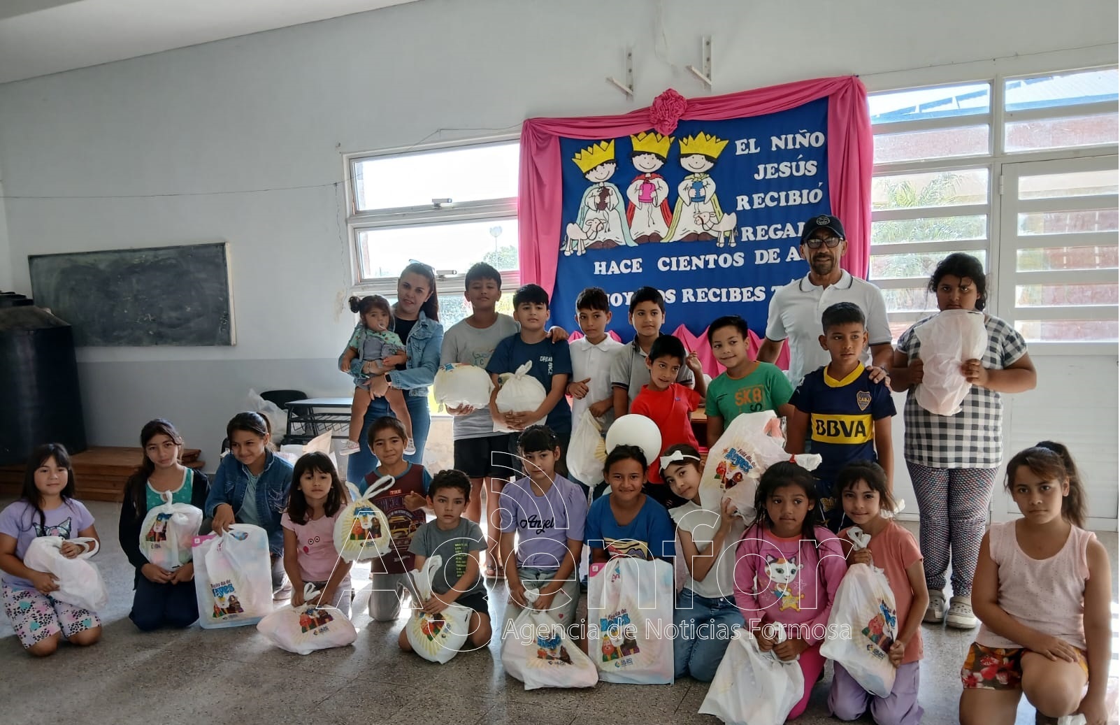 Por el Día de Reyes, niños y niñas recibieron sus juguetes en escuelas de toda la provincia