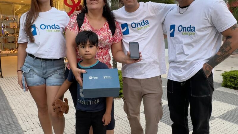 Banco Formosa sorprendió en la ciudad con una acción viral “Si la agarrás, te la quedás»