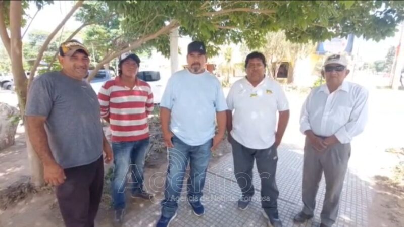 Segunda semana del reclamo del pago del bono a Basualdo en Las Lomitas