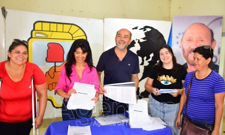 Reunión organizativa para llegar a los usuarios que todavía no se inscribieron al RASE