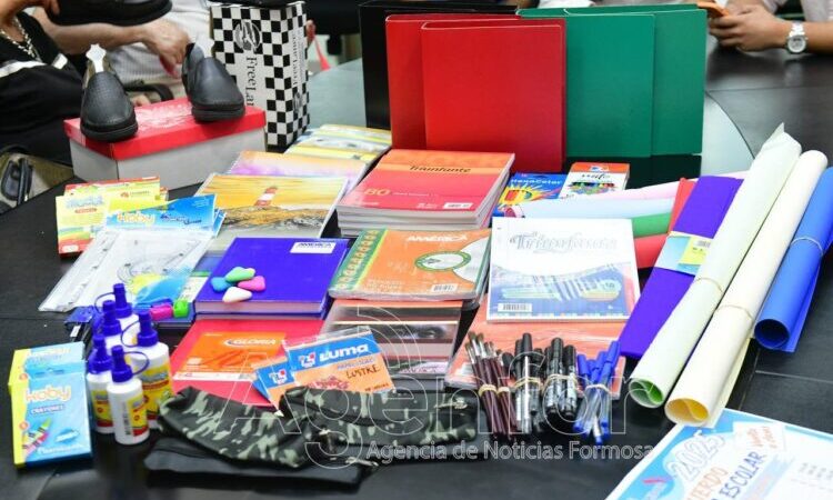Canasta Escolar “Vuelta a Clases 2025”: El Gobierno de Formosa junto a comerciantes del rubro librerías firmaron el acuerdo