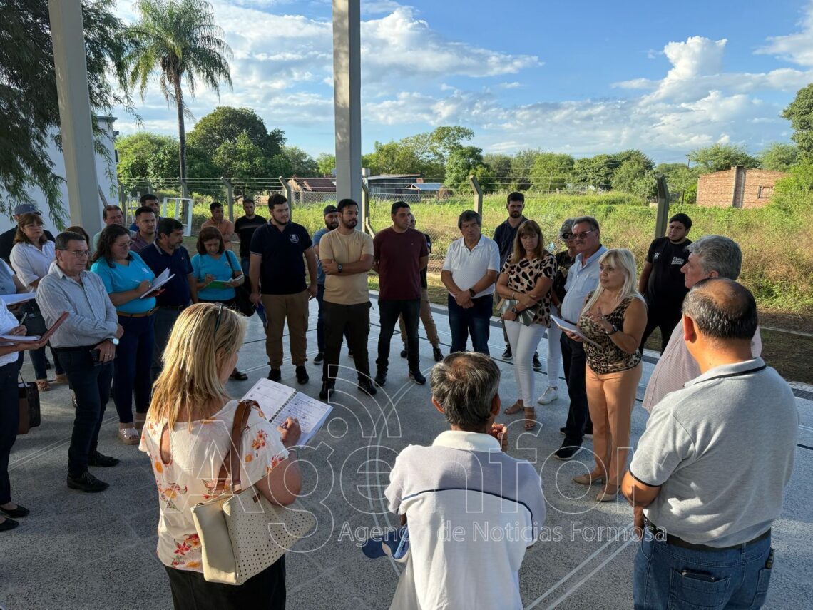 Más techos azules: Recorren nuevas obras educativas próximas a ser inauguradas