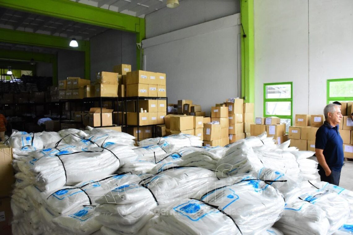 FONTEX inició la entrega de guardapolvos a los centros de distribución de Capital e interior