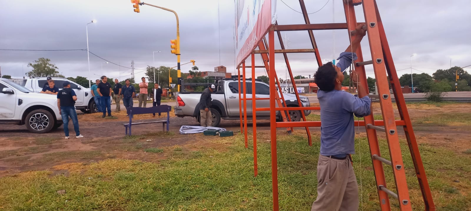 El intendente Basualdo protagonizó un grave incidente en Las Lomitas: estuvo custodiado por la Gendarmería Nacional