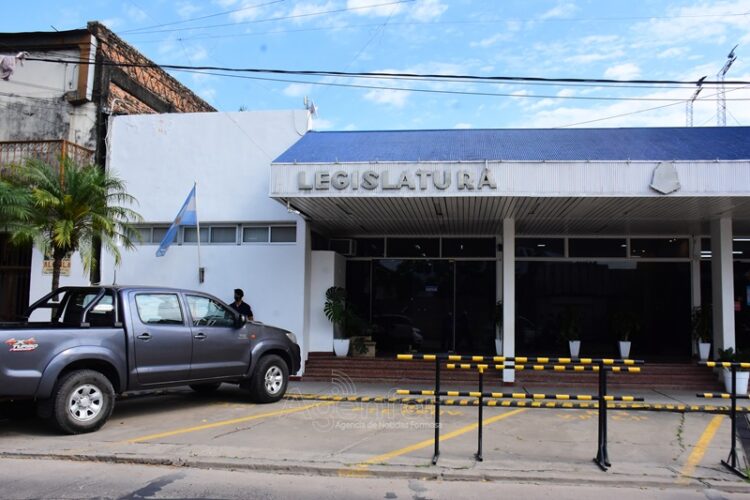 Insfrán anticipó que enviará dos proyectos de ley a la Legislatura