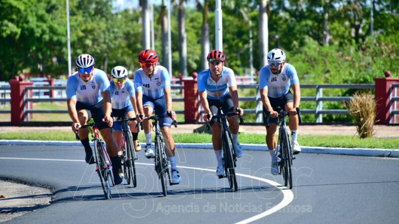 La Selección Argentina de Ciclismo de Pista se entrena en la ciudad de Formosa de cara al Campeonato Panamericano
