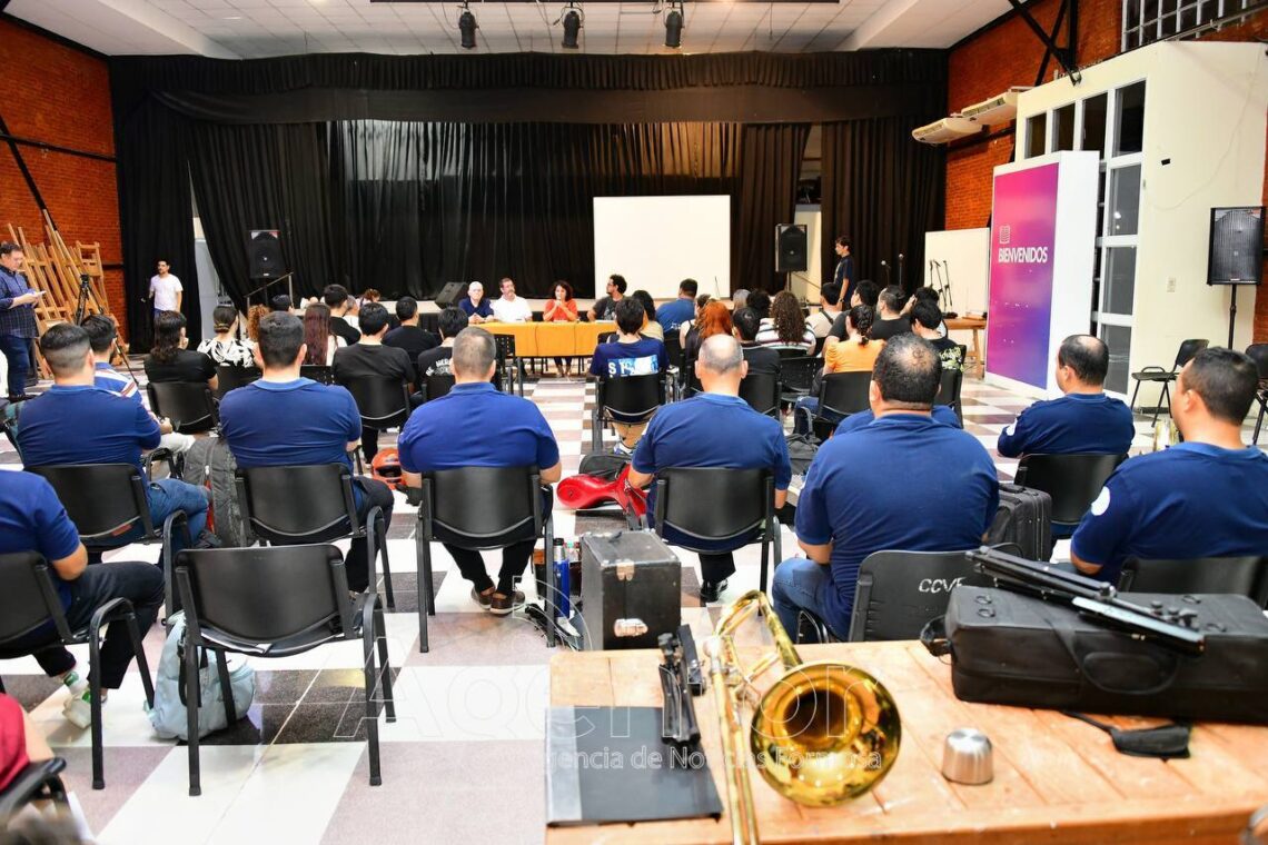 Ensayan para la cantata fundacional por el 146° aniversario de Formosa