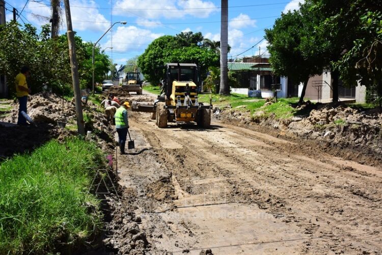 Pese a la “desidia nacional”, Formosa ejecuta obras con recursos propios
