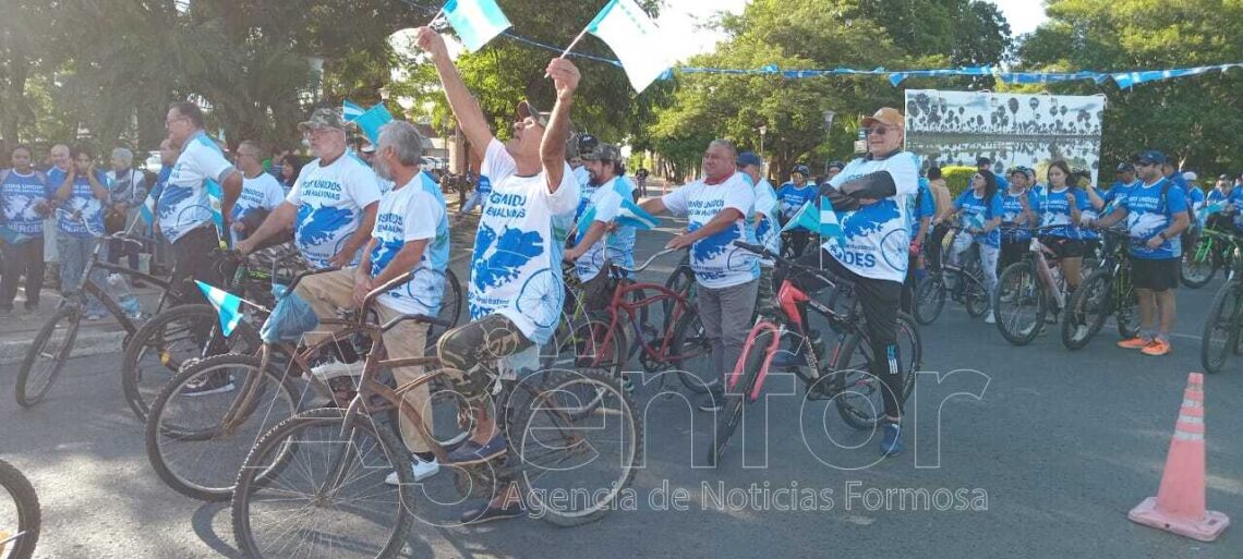 Se realizó la bicicleteada “Todos Unidos como en Malvinas”