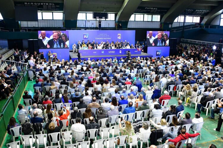 Tras la muerte del Papa Francisco, postergan el Congreso Nacional del PJ