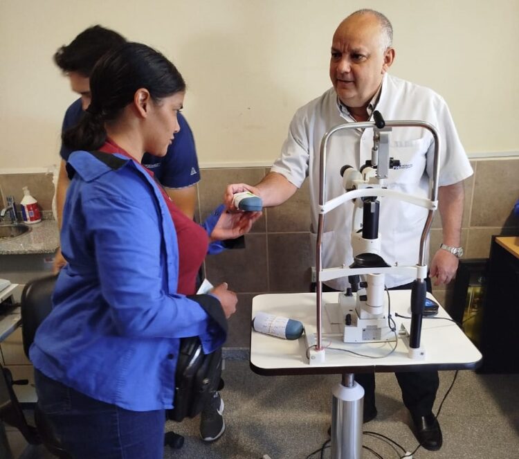 El Hospital Distrital N° 8 efectuó la entrega gratuita de anteojos especiales