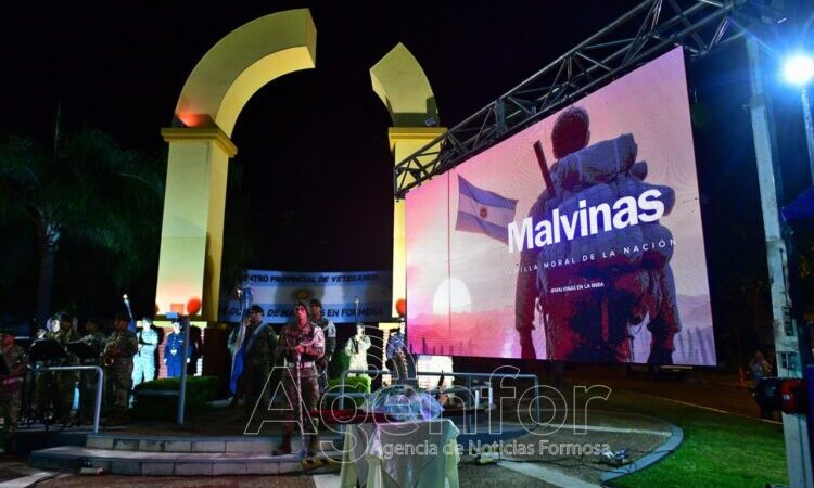 El gobernador Insfrán rindió homenaje a “nuestros héroes de Malvinas”