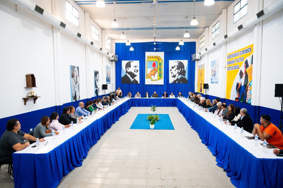 Gildo Insfrán presidió reunión de la mesa ejecutiva del Partido Justicialista