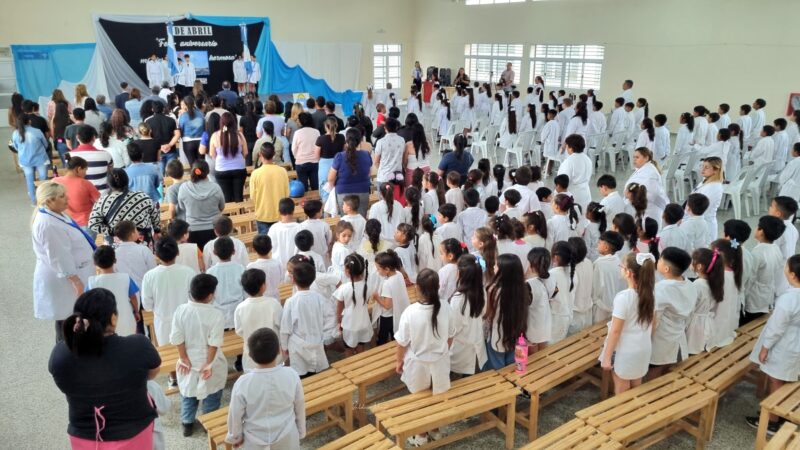 Estudiantes del cuarto año prometieron lealtad a la Bandera de Formosa