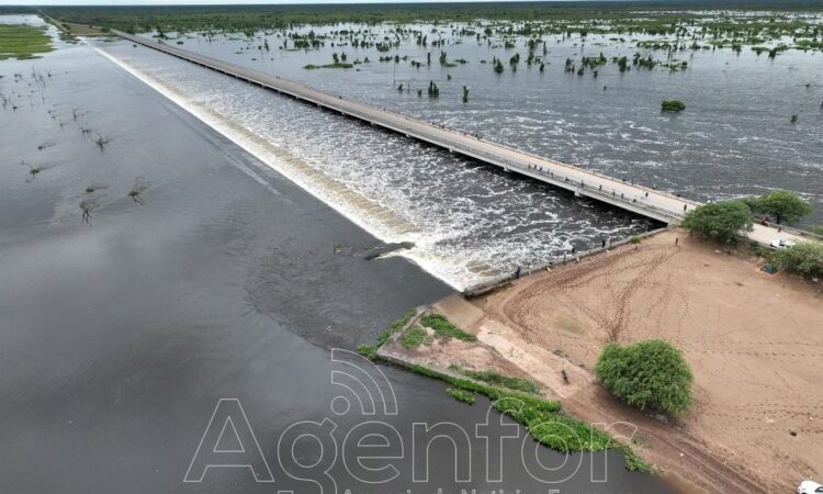 Caffa: “El sistema hídrico provincial resistió la gran crecida y permitió abastecer de agua a comunidades del centro oeste”