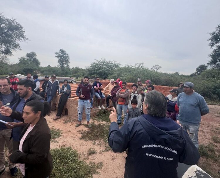 Continúa la asistencia a productores ladrilleros de Las Lomitas