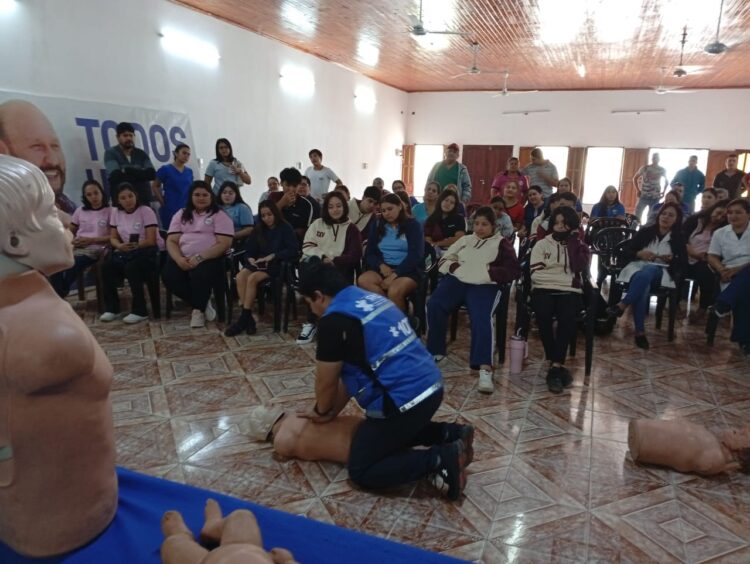 El SIPEC brindó capacitaciones sobre RCP en Buenas Vista y Siete Palmas