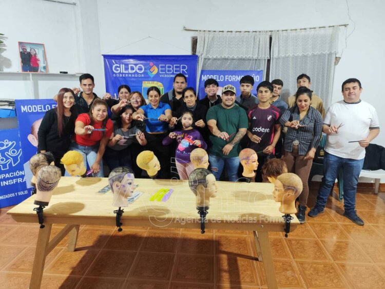 Avanzan cursos de capacitación laboral en Las Lomitas