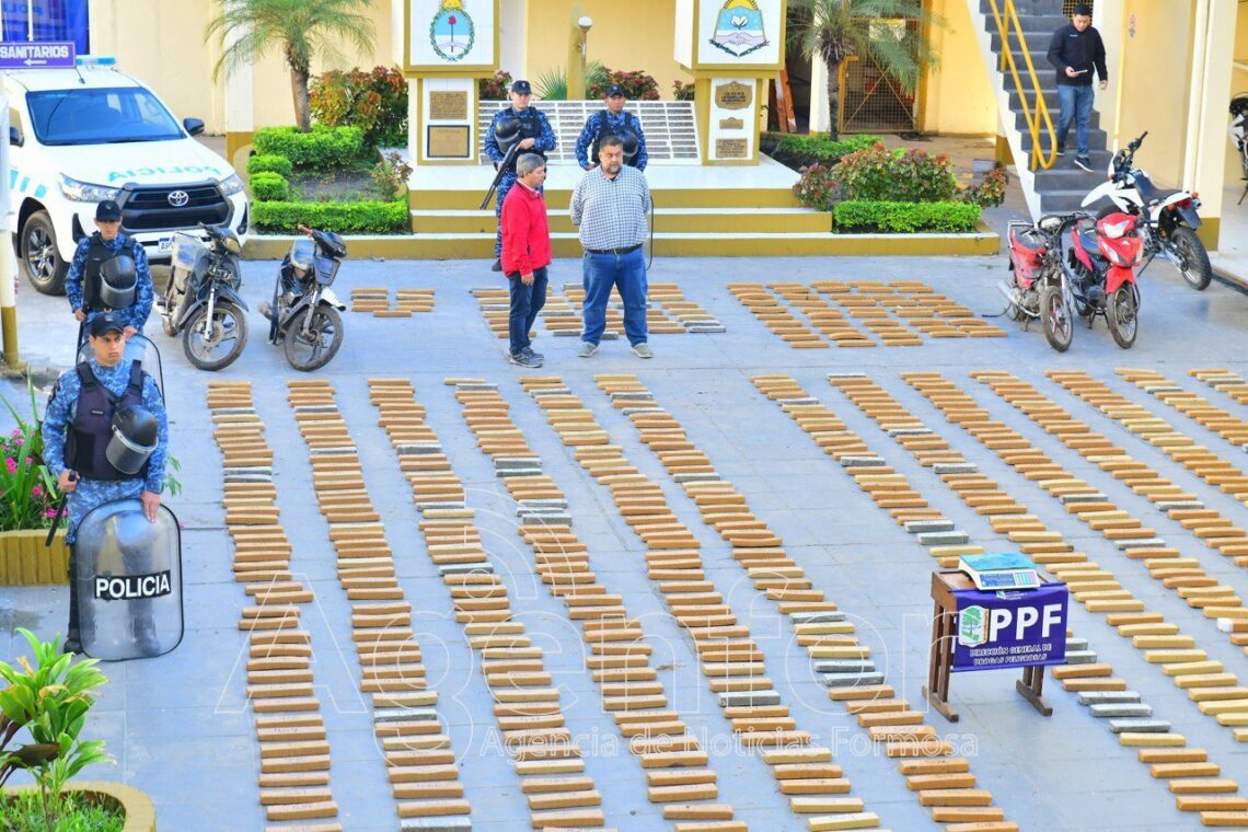 Gonzalez sobre el secuestro de media tonelada de marihuana: “Este procedimiento confirma el compromiso que tiene la Policía con la seguridad de los formoseños”