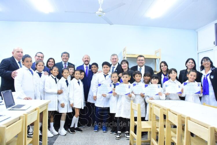 Beneplácito por la entrega de dos nuevas unidades educativas en Herradura