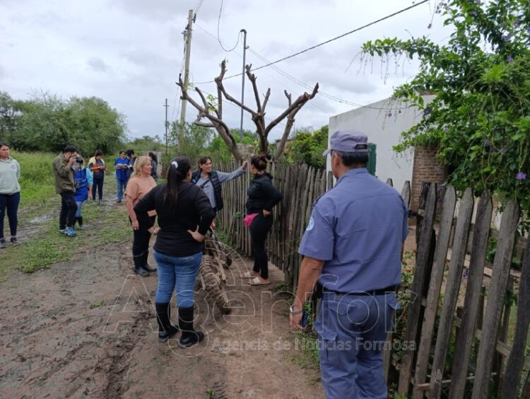 Es integral y permanente la asistencia del Gobierno provincial a familias afectadas de Pirané