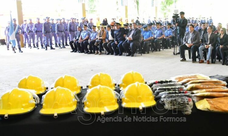Culminó con éxito el curso de conductores de autobombas y se entregaron nuevos equipamientos