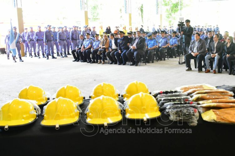 Culminó con éxito el curso de conductores de autobombas y se entregaron nuevos equipamientos