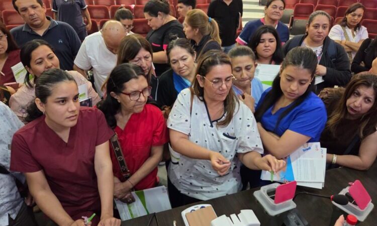 El personal de los laboratorios provinciales recibió una importante capacitación