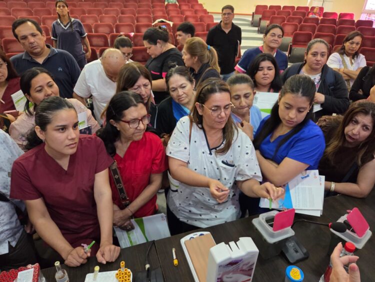 El personal de los laboratorios provinciales recibió una importante capacitación