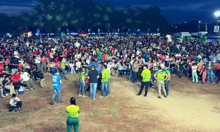 Más de cinco mil personas disfrutaron de la jornada “Todos somos la Patria” en Las Lomitas