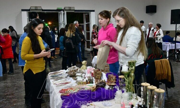 Edición especial del Mercado Comunitario de Emprendedores en el Galpón “G”