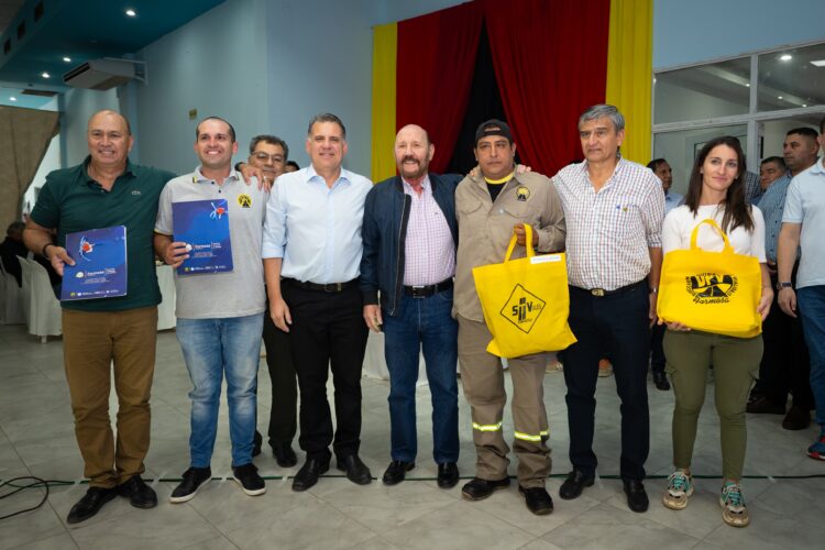 Insfrán reivindicó el rol del Estado y fustigó medidas de Milei en contra de los trabajadores