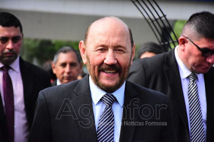 El gobernador Insfrán pidió votar “boleta azul completa” en las elecciones del 29 de junio