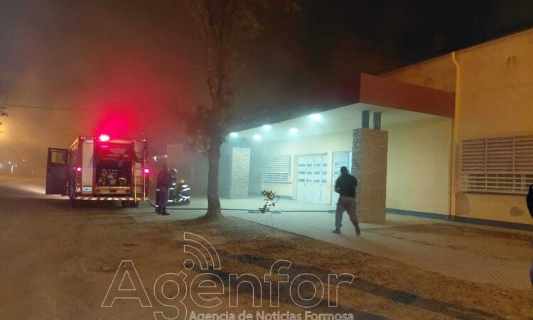 Incendio en la EPEP 445 del barrio Liborsi