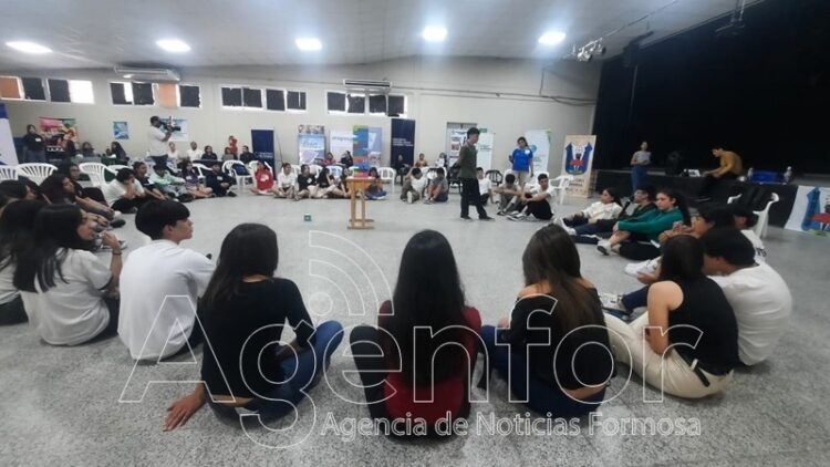 “Orientando mi Proyecto de Vida”: Brindan charlas a los estudiantes secundarios