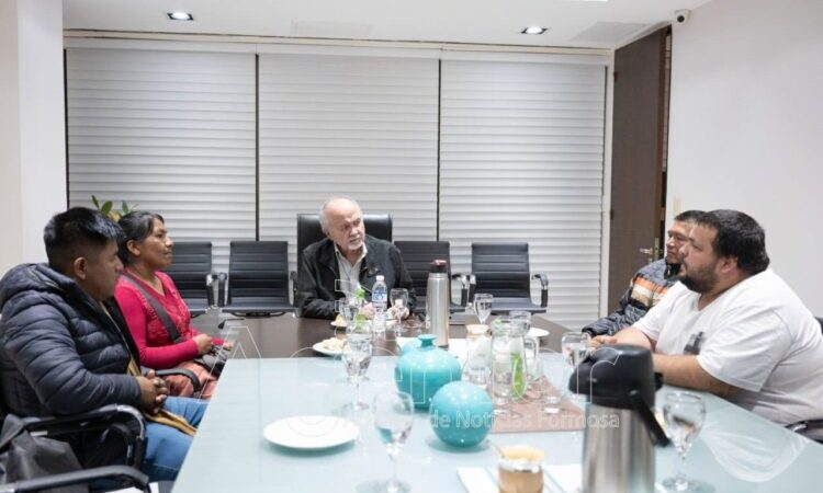 El jefe de Gabinete Antonio Ferreira recibió a referentes de la comunidad aborigen de Campo del Cielo  