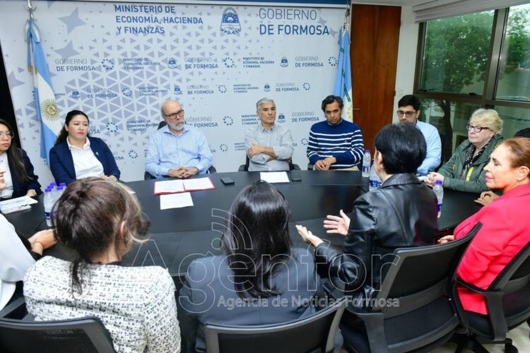 Línea crediticia del CFI: Economía mantuvo reunión informativa con mujeres empresarias
